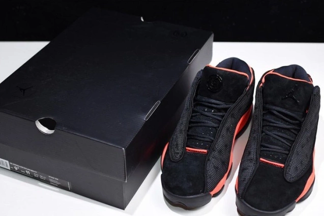 1st Kicks Shoes x 13 Low AT3102-006 Black Clot Jordan Air Infrared 0815